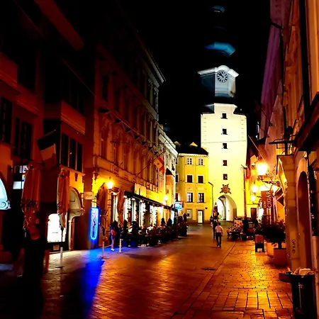 Michael's Gate Large In A 15th-century Building, Old Town Daire Bratislava